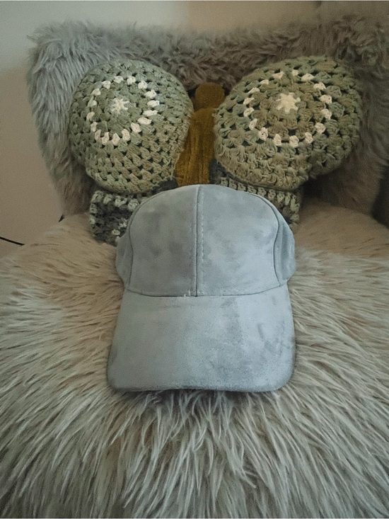 Accessories - Suede-Look Light Gray Baseball Cap